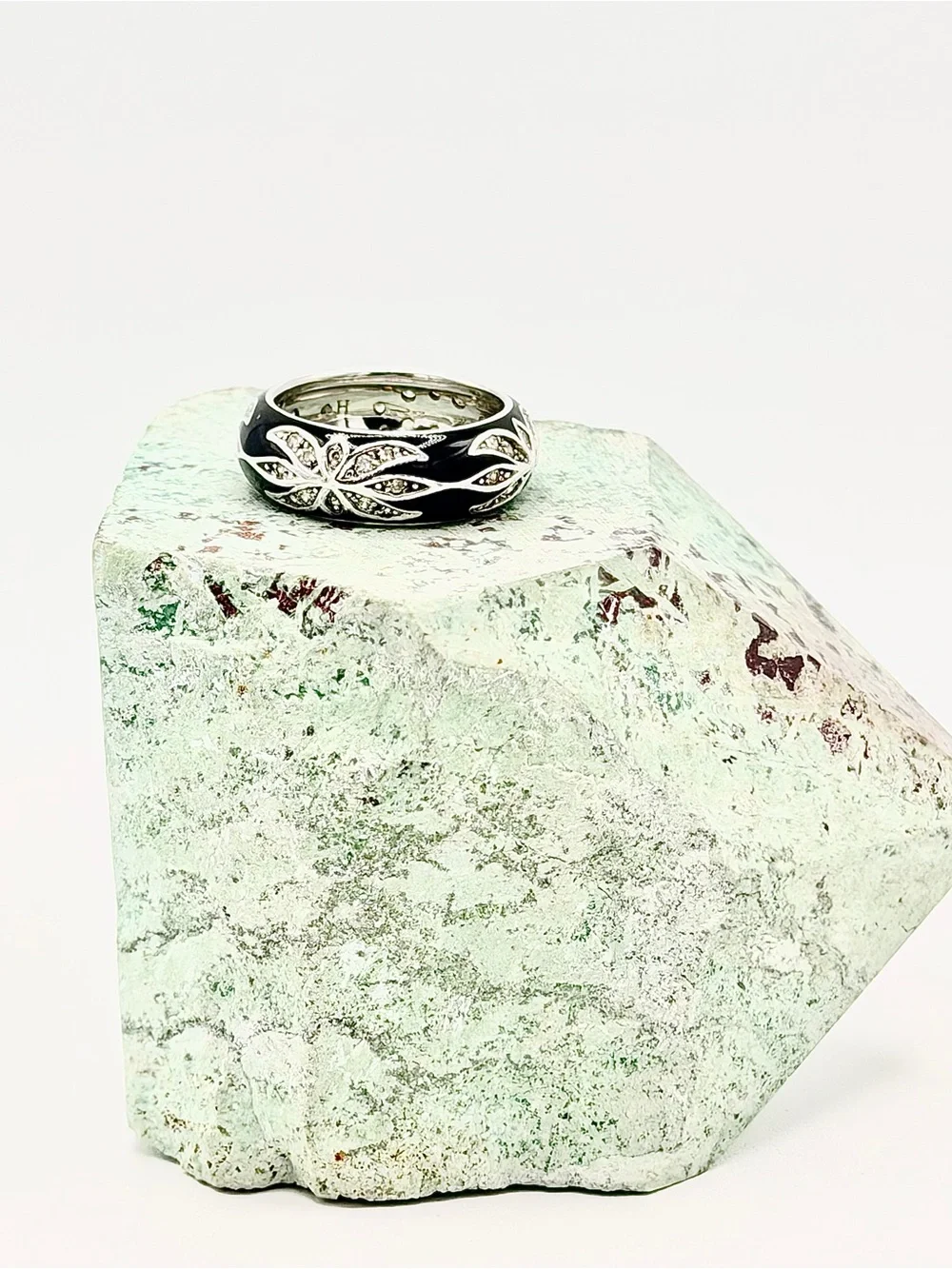 Designer Hildalgo Sterling Silver Black Enamel & CZ Floral Design Band Ring